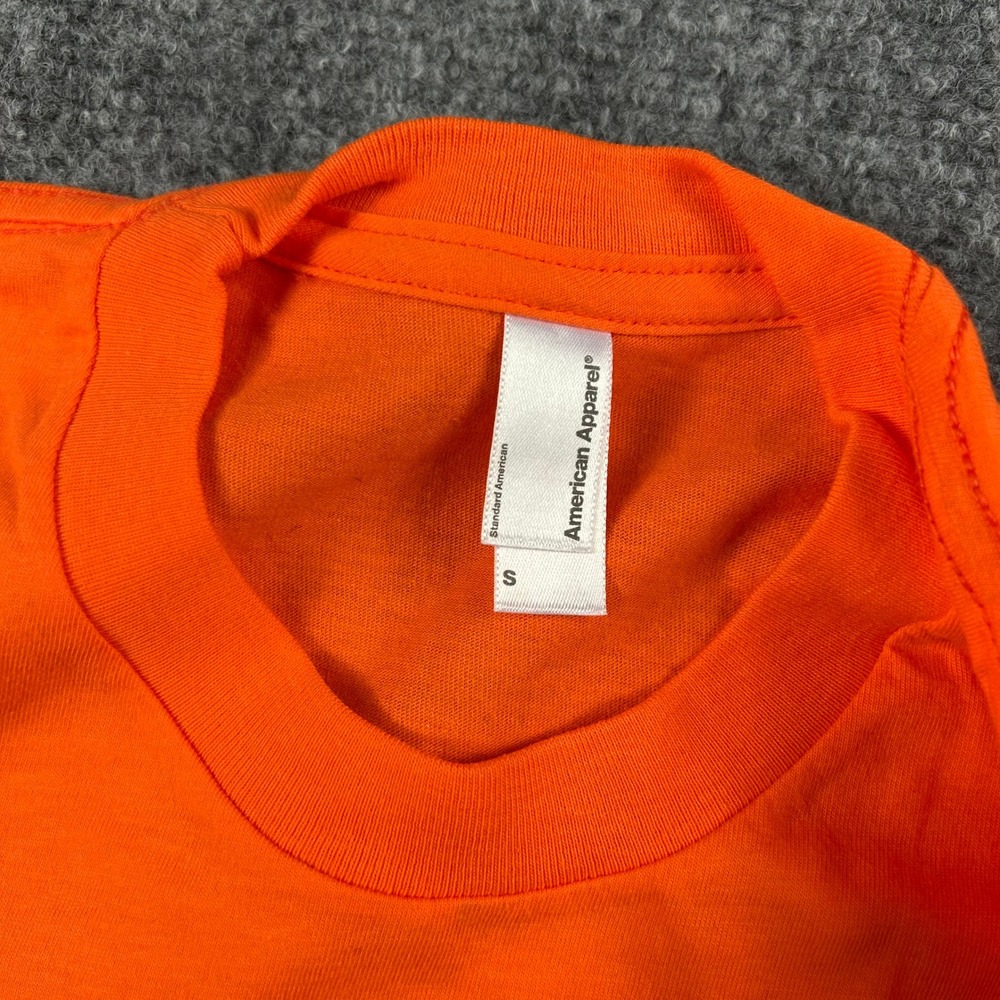 Apple T-Shirt Mens Small Orange Our Place Is Your Place Manager Employee Promo - Picture 4 of 7
